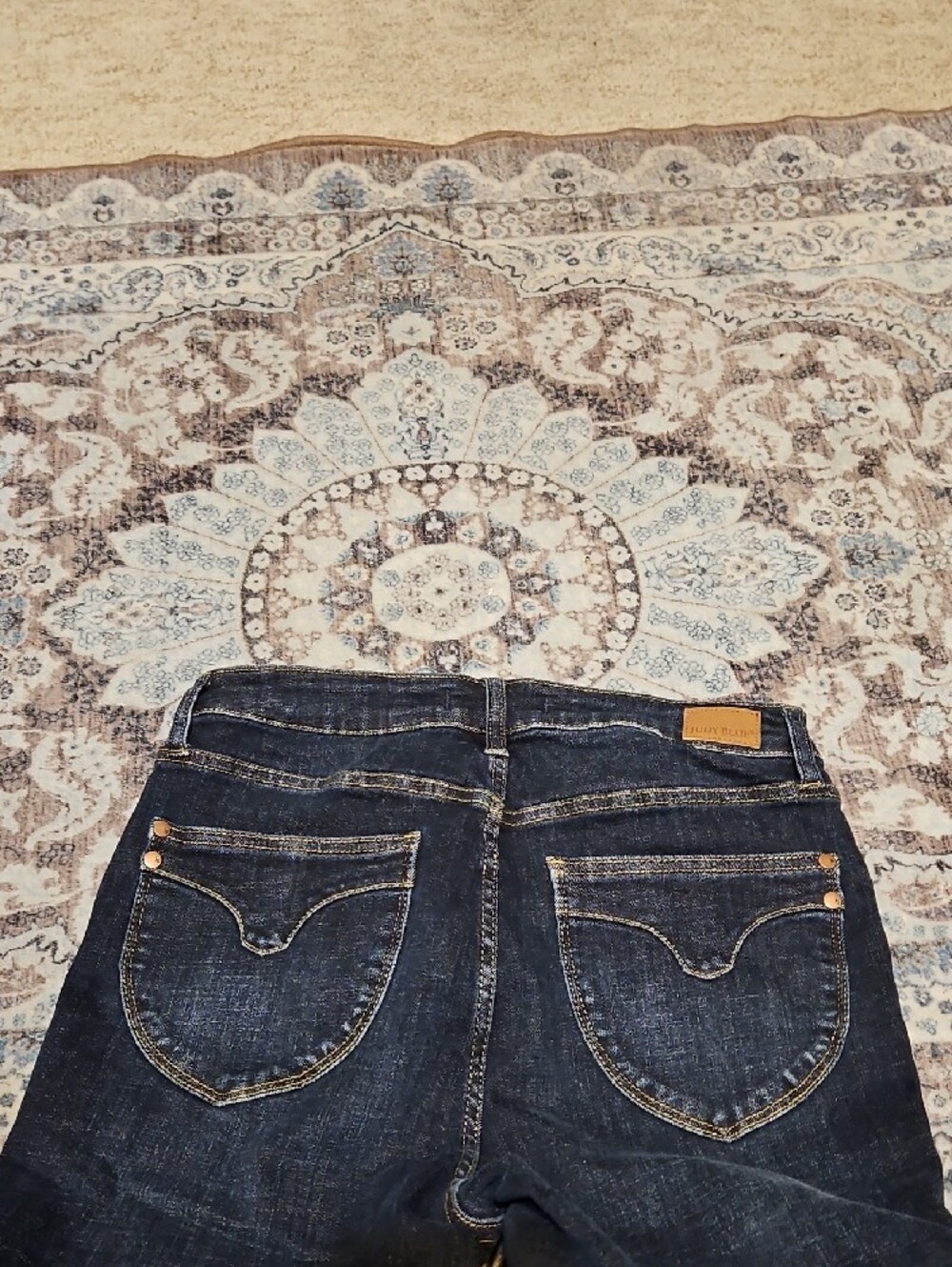 Judy Blue Blackened Indigo Cropped Ankle Jeans - Picture 5 of 9